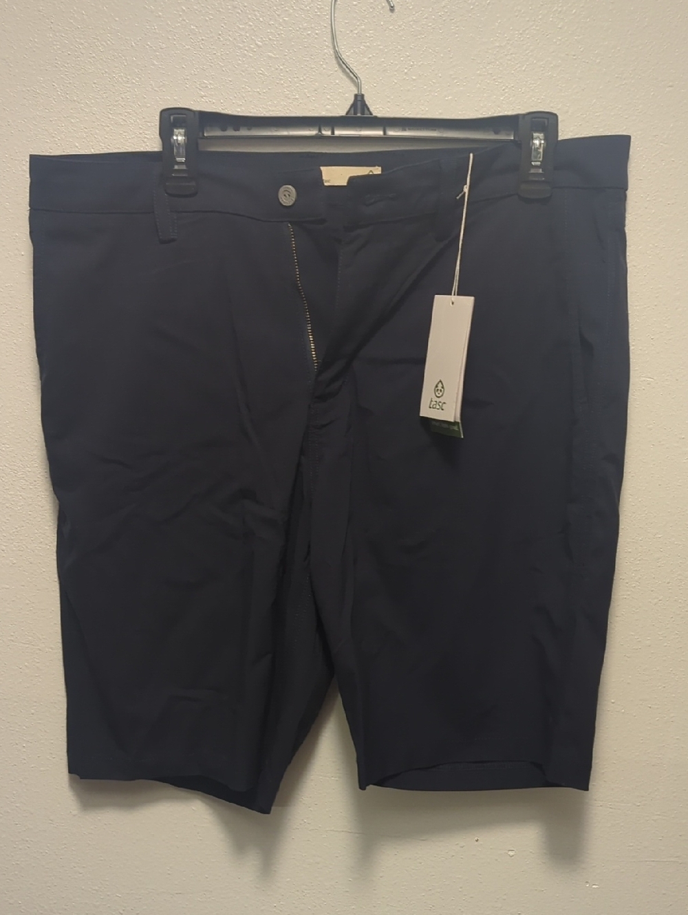 NWT TASC Sz 34 tailored shorts